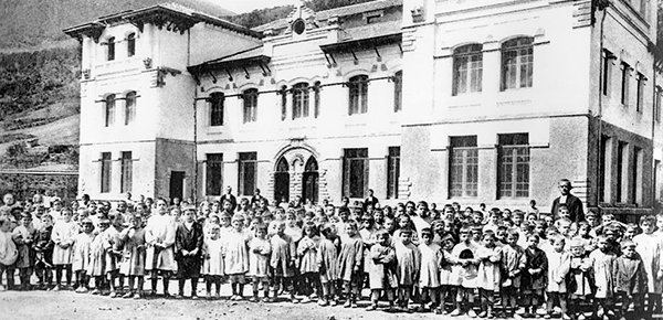 Centenario de las Escuelas Mendía (1920)